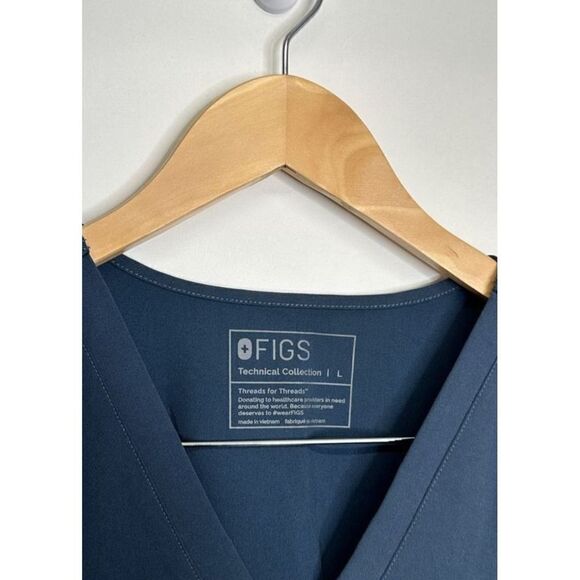 FIGS Technical Collection Scrub Top V-Neck Short Sleeve Pockets Women's L - Picture 4 of 6